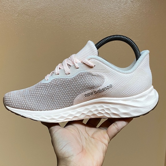 New Balance Fresh Foam Arishi V4 Women's Light Pink Sneakers Size 8 - Picture 5 of 15